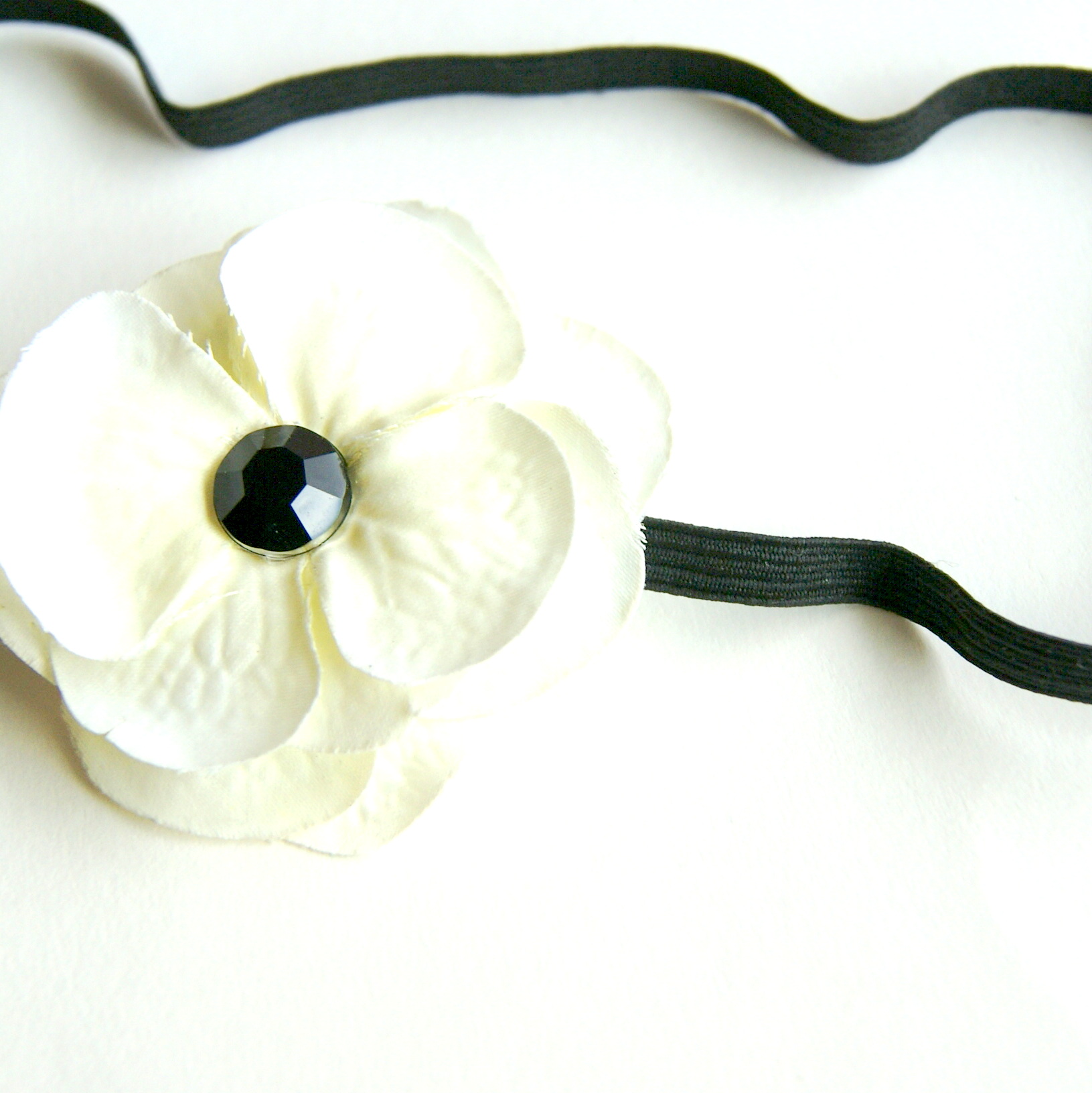 Black And White Flower Headband on Luulla