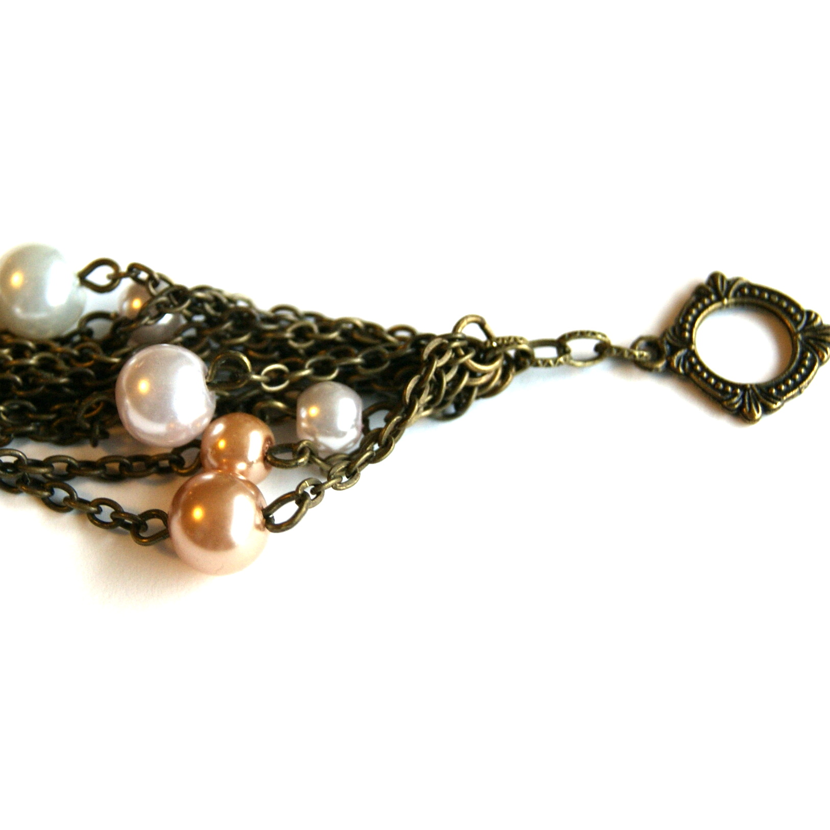 Light Pearls With Brass Chain Bracelet on Luulla