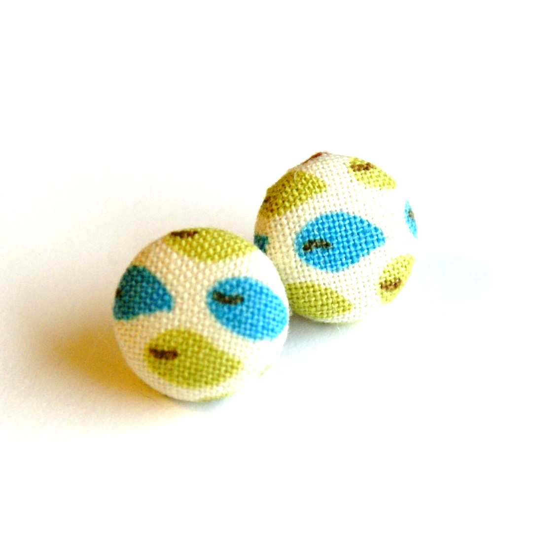 Leaf Fabric Stud Earrings Small on Luulla